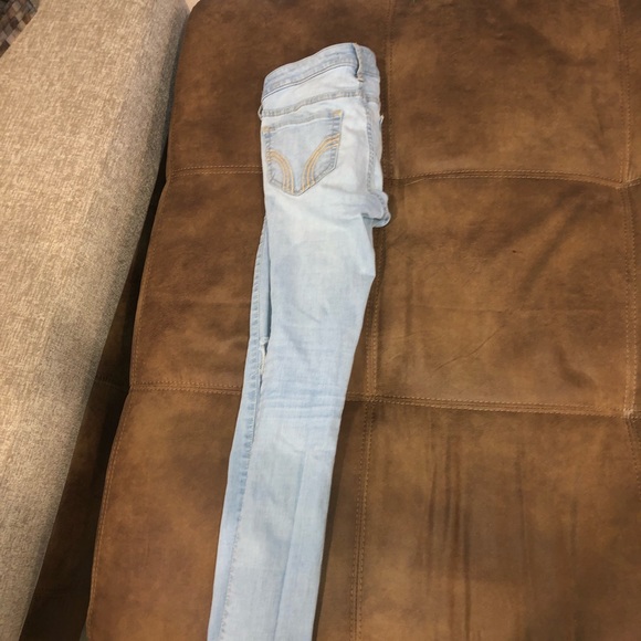 Hollister ripped light blue jeans low rise - Picture 2 of 3